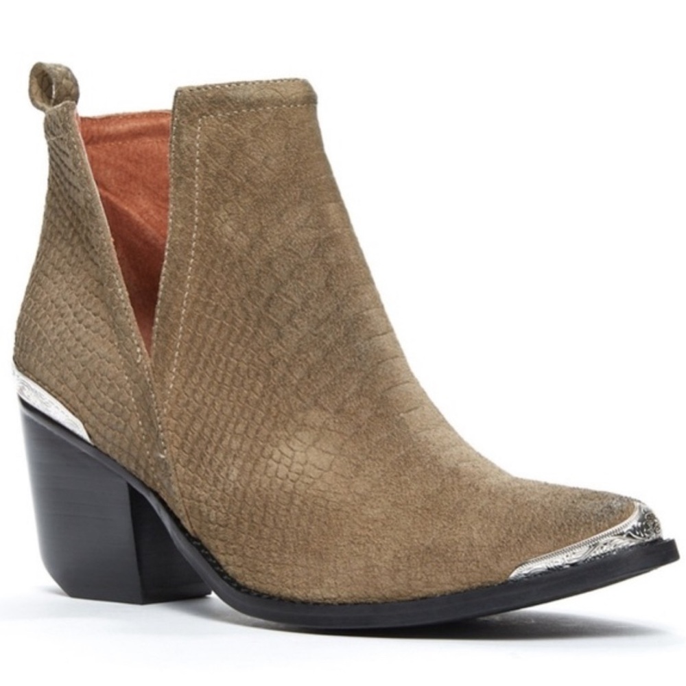 Like new, Jeffrey Campbell- Cromwell boots, size 10